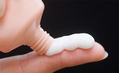O uso de xeles e cremas é unha das formas de agrandar a cabeza do pene